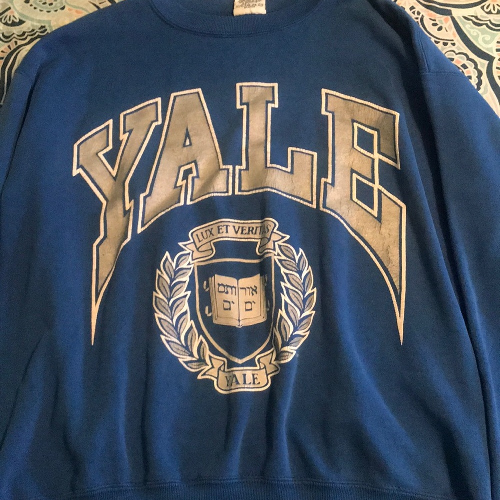 Yale sweatshirt